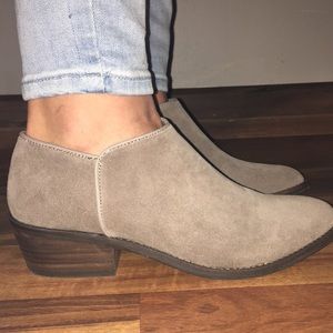 Low cut genuine leather boots